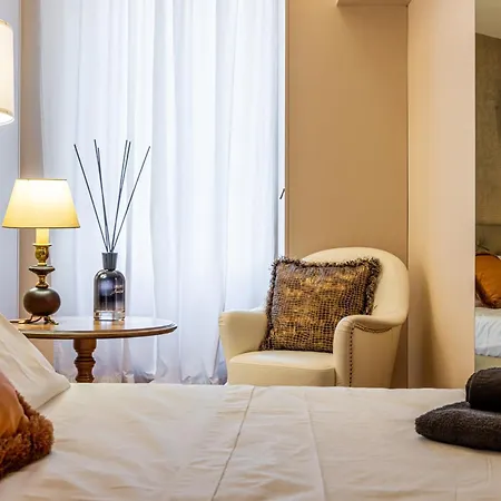 Luxury, Modern & Charming Near Station Apartment Milan