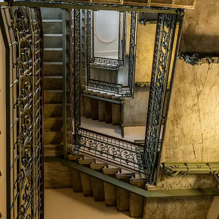 Apartamento Luxury, Modern & Charming Near Station